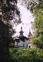деревянная Никольская церковь  и каменная Никольская церковь